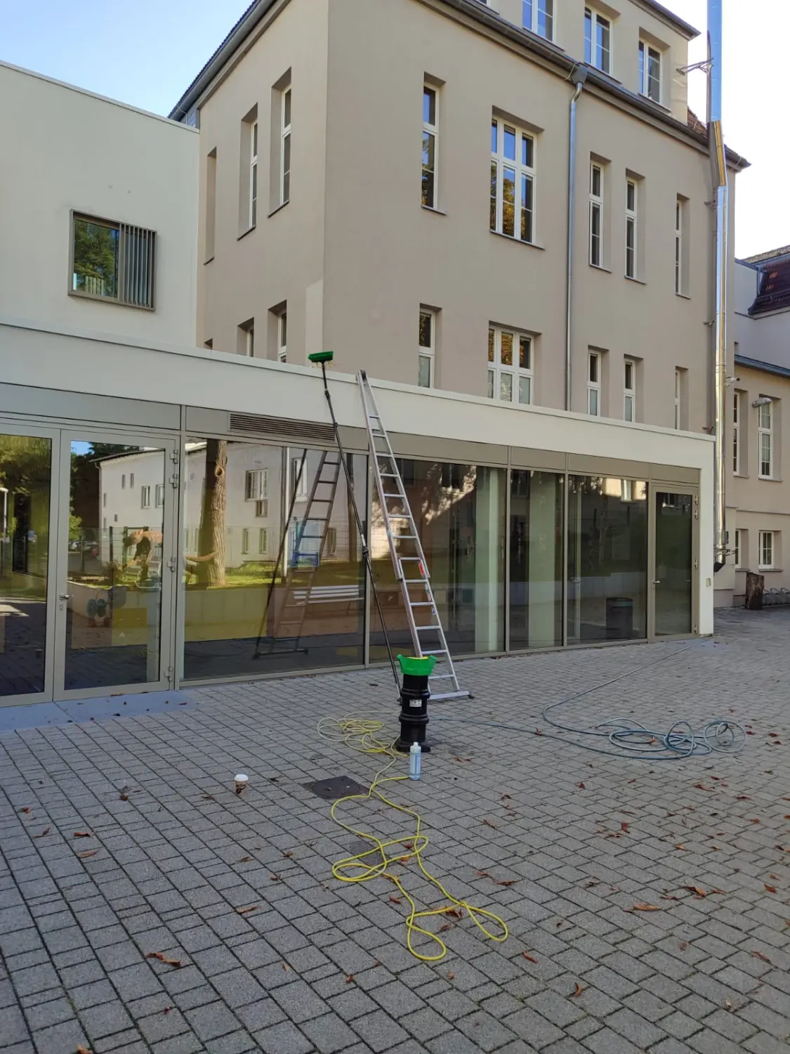 Patricks Reinigungsservice Glasfensterreinigung von außen